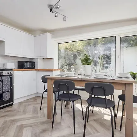 بيت للعطل High Street House *
